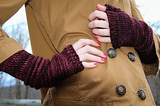 Crimpy_mitts_closeup_the_knitting_vortex_small2