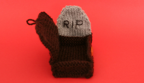 Open_empty_front_rect_medium