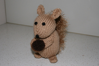 Squirrel_frontish_rect_small2