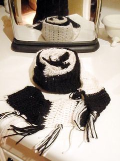 Bandw-alpsilk-scarf1_small2