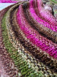New_years_ever_quaker_yarn_stretcher_circular_close_up_small2