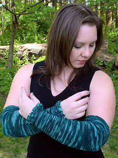 Pf2-long-arms-folded_small2