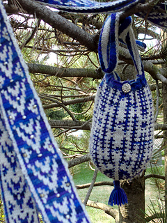Pf2-bag-scarf-in-tree_small2