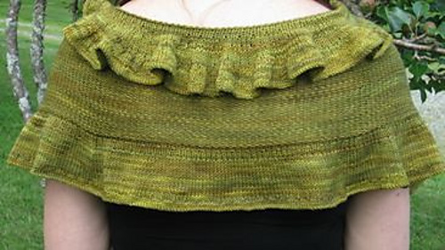 Crescent_shawl_back_medium