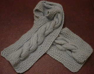 Cashmere_cabled_scarf_for_mom_small2