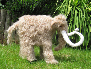Mammoth_woolly_mammoth_by_madmonkeyknits2_small2