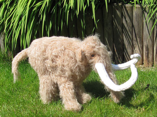 Mammoth_woolly_mammoth_by_madmonkeyknits10_small2