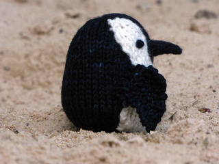 Knitted_penguin_2_small2
