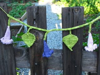 Morning_glory_flower_garland_small2