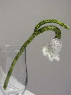 Snowdrop_in_glass_small2