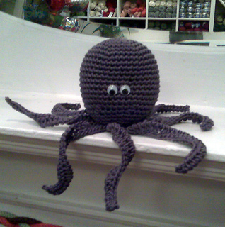Pollie_the_octopus_1_small2