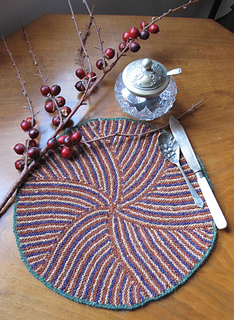 Garter_stitch_stripe_table_mat_2_small2