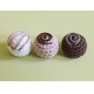 Ravelry: Amigurumi Bon-Bon Magnets pattern by Lion Brand Yarn