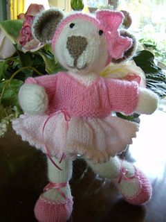 Whtbear_all_small2