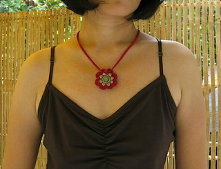 Crochet_pendant_027_small_small2