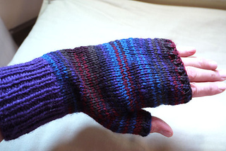 Fingerless-gloves2_small2