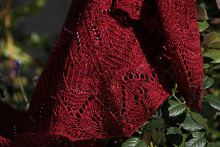 Ladyinred_01_small2