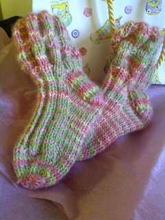 Baby_girl_socks_art_yarns_small2