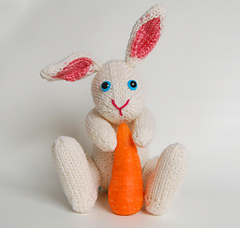 Boris_facing_white_carrot_small