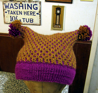 Honeycomb_hive_hat_done_small2