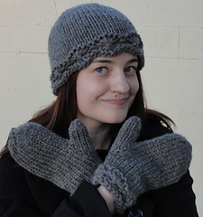Daisy_cloche_and_mittens_coy_small