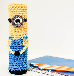 Crochet_minion_pencil_case__10_of_20__small2