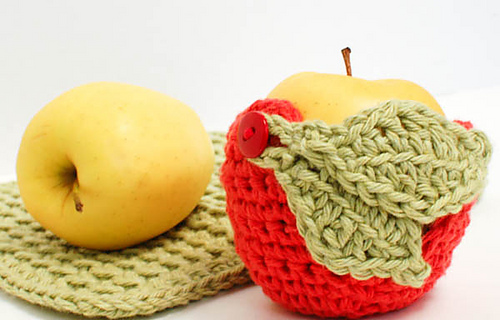 Crochet_apple_cozy__1_of_2__medium