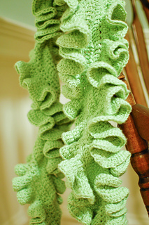 Ruffle_scarf_12-3-7_small2