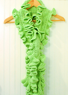 Ruffle_scarf_12-3-8_small2