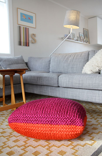 Pouf_knitted_medium