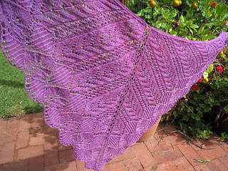 Blooming_fuchsia__side_small2