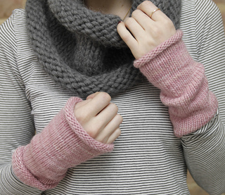 Wristwarmers_cropped_small2
