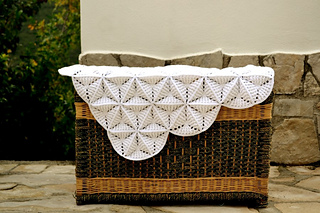 White_lily_blanket_small2