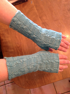 Kates_fingerless_mitts_09152013_small2