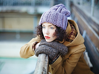 Tala_and_angel_gloves_small2
