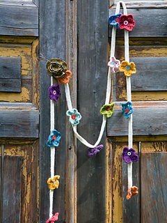 Petal_20garland_small2