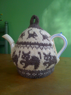 Cat_cozy_small2