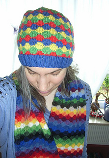 Infinity_rainbow_scarf1_small2