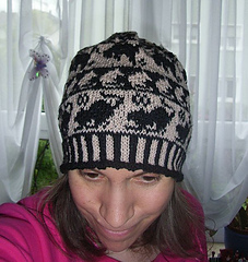 Cat_on_fieldmouse_hunt_beanie3_small