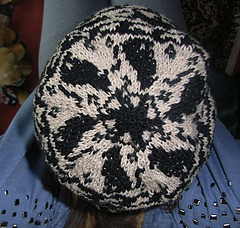 Cat_on_fieldmouse_hunt_beanie7_small