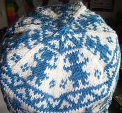 Ring_a_ring_o_roses_beanie2_small