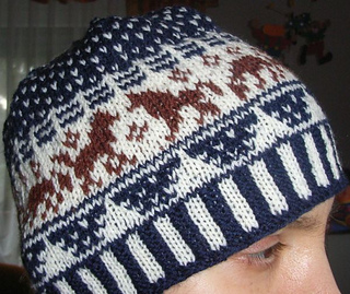 Horses_in_the_snow_beanie3_small2