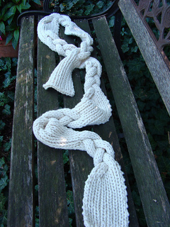 Braided_spread_on_bench_full_small2