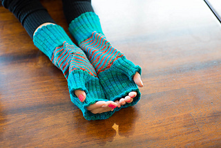 Pattern_tiltgauntlets-2_small2