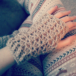 V_stitch_glove_small2