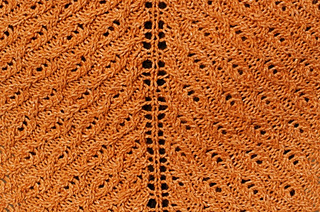 Isa_triangular_shawl_small2