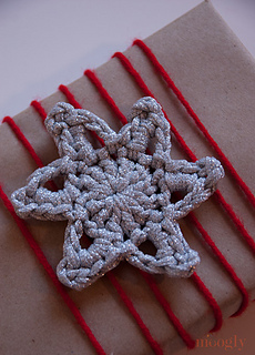 Glittery-crochet-stars-closeup_small2