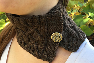Maya_button_close_up_small2