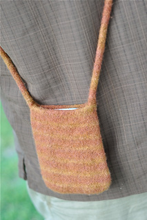 Iphone_purse_brown3_small2