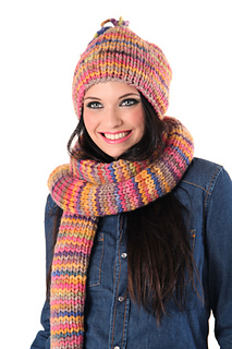 Maipo_hat_and_scarf_2_small2